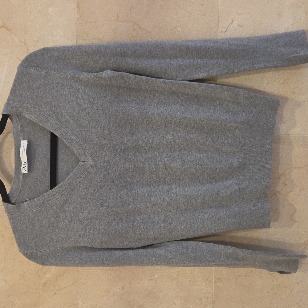 WOMEN'S GREY ZARA V NECK STRETCHY PULLOVER SWEATER TOP SIZE SMALL $30